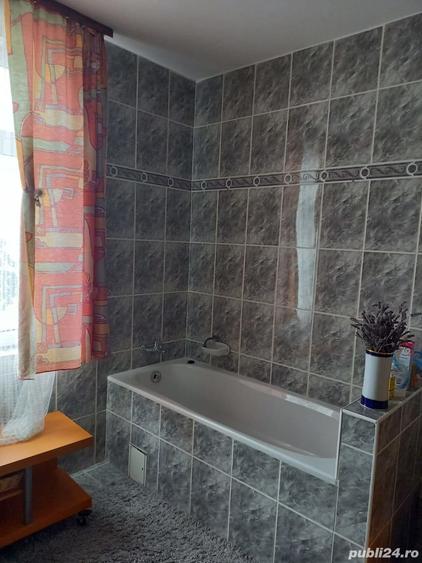 Casă cu 8 camere cu Teren 1100 Mp în Remetea Mare