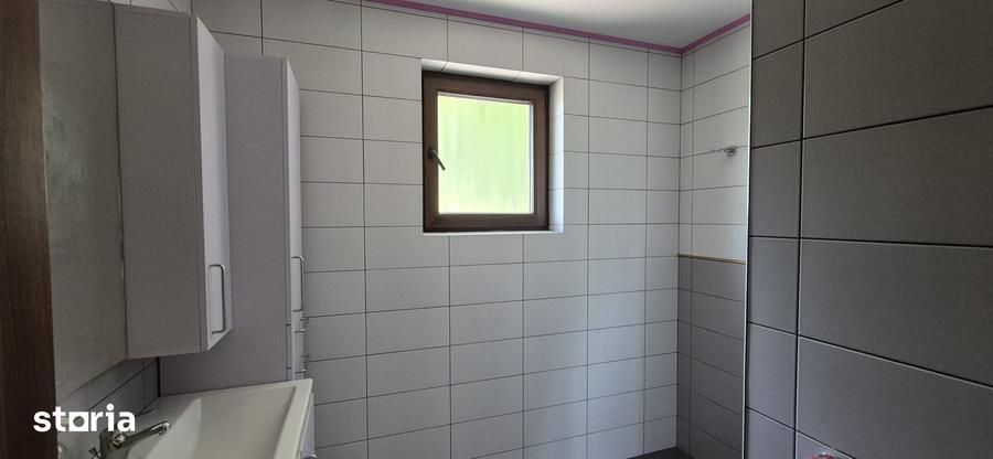 Casă cu 5 camere cu Teren 1344 Mp în Păsăreni