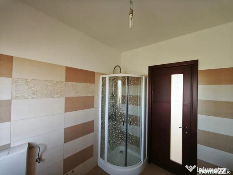 Casă cu 5 camere cu Teren 1792 Mp în Mitocu Dragomirnei