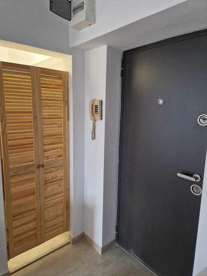 Apartament cu 3 camere decomandat în Splaiul Unirii