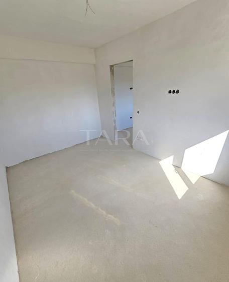 Apartament cu 3 camere semidecomandat în Baciu