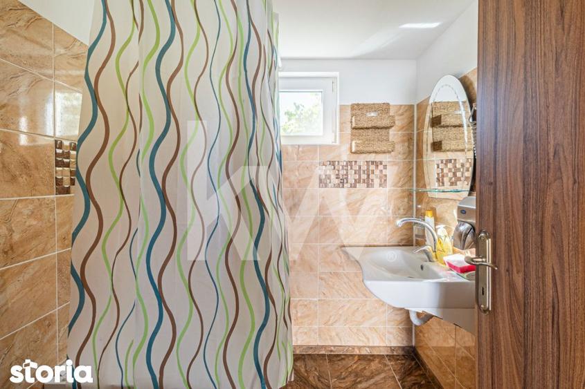 Casă cu Teren 3700 Mp în Vâlcele