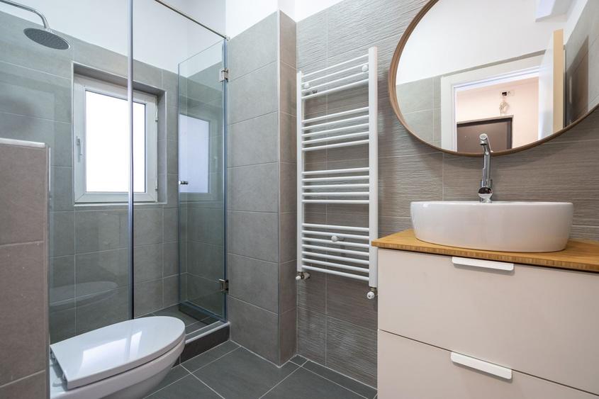 Apartament cu 2 camere, mobilat în Victoriei