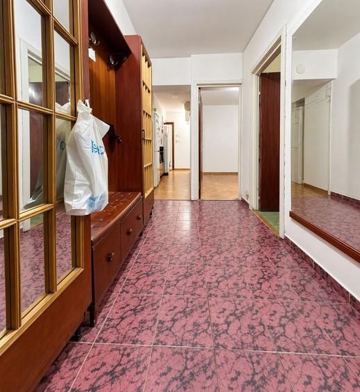Apartament cu 4 camere decomandat în Pantelimon