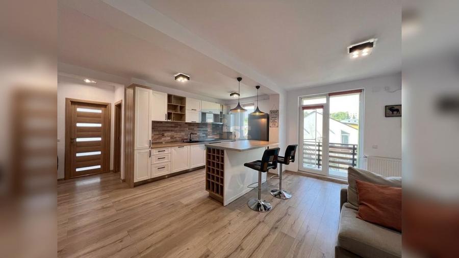 Apartament cu 3 camere semidecomandat în Valea Lupului