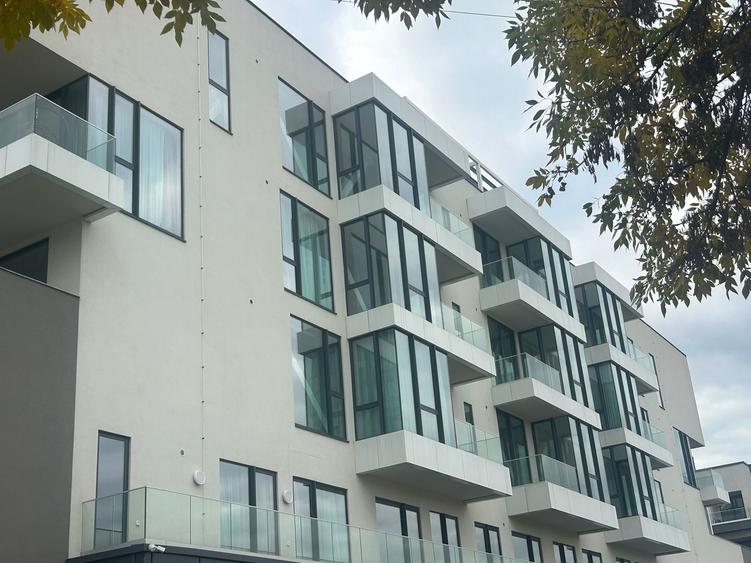 Apartament cu 3 camere semidecomandat în Aviației — fotografia 1