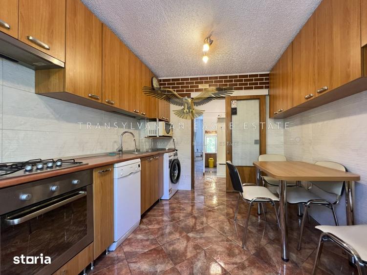 Apartament cu 4 camere semidecomandat în Central