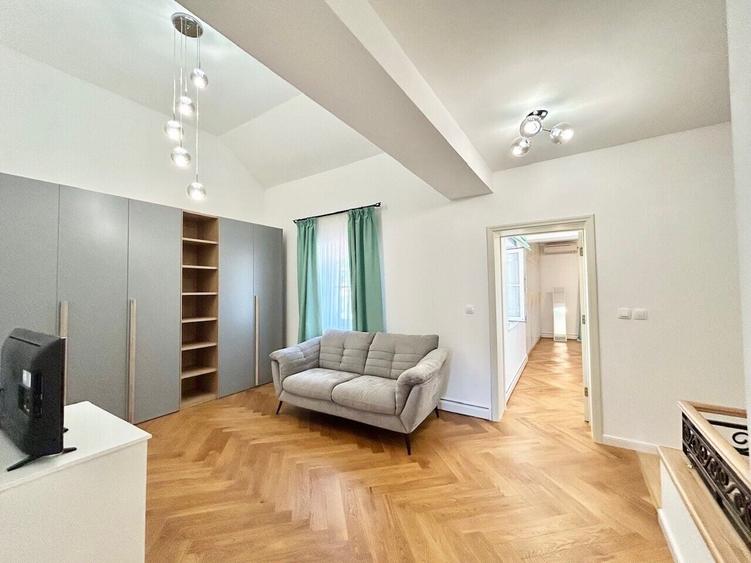 Duplex cu 4 camere cu Canalizare în Iancu Nicolae
