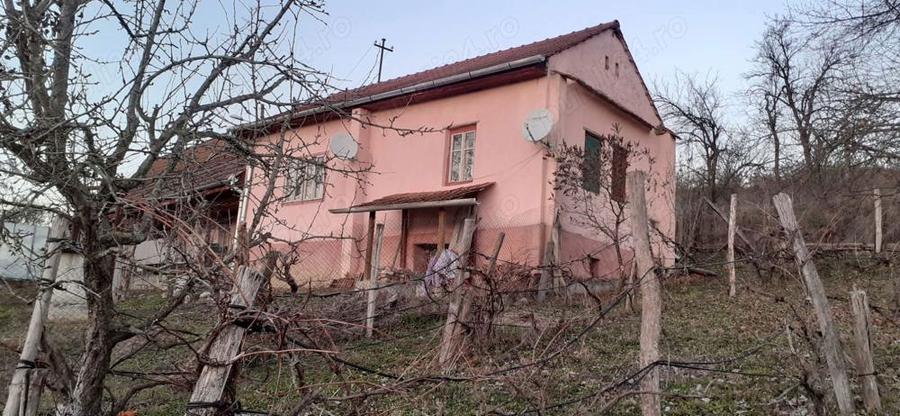 Casă cu 2 camere cu Teren 149 Mp în Orăștie