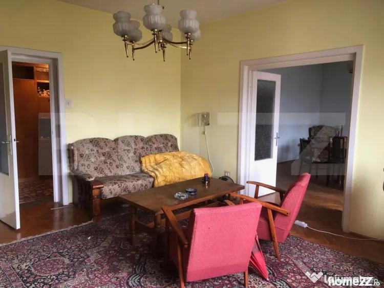 Apartament cu 4 camere decomandat în Semicentral