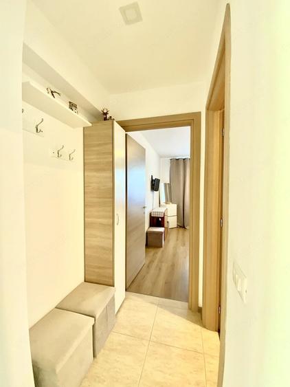 Apartament cu 2 camere decomandat în Tractorul