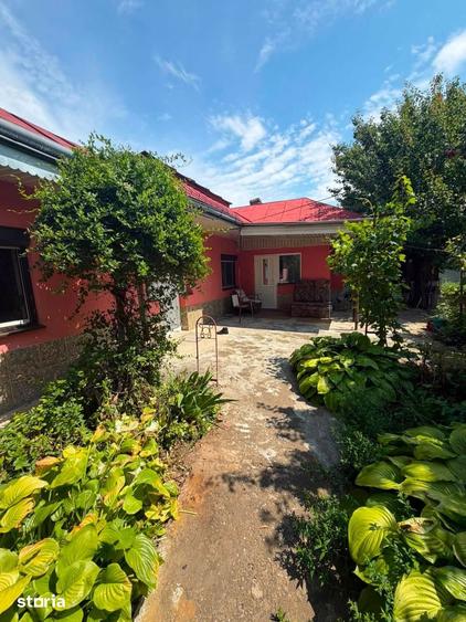 Casă cu 3 camere cu Teren 600 Mp în Central