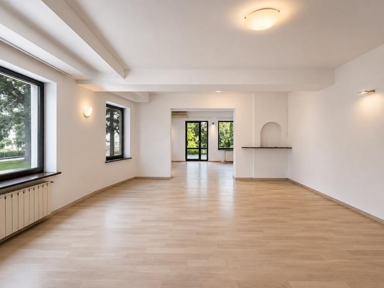 Casă individuală cu 7 camere cu Piscina în Băneasa