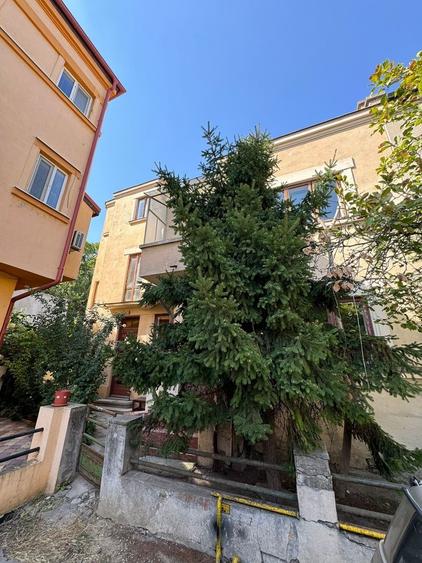 Duplex cu 7 camere cu Canalizare în Dorobanți