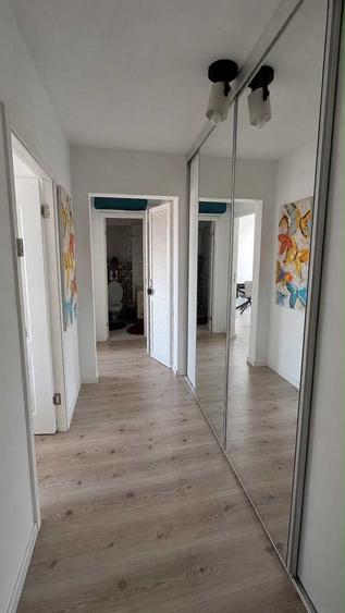 Apartament cu 3 camere decomandat în Exterior Vest