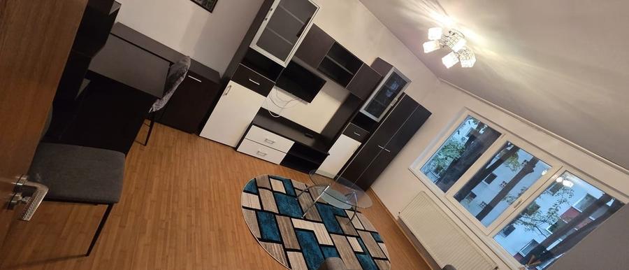 Apartament cu 2 camere decomandat în Apărătorii Patriei