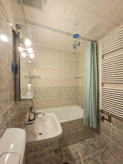Proprietar, vand apartament 2 camere semidecomandat, Craiovita, 50 mp, etaj 4, centrala proprie, confort 1 - 6