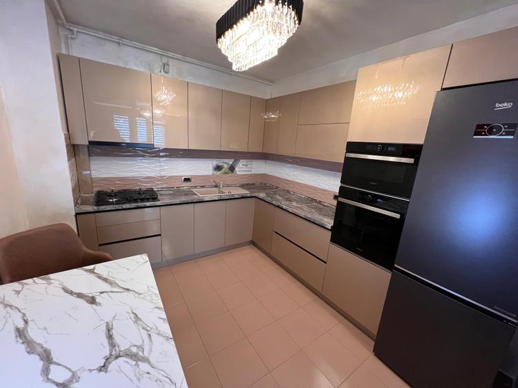 Apartament cu 2 camere decomandat, mobilat în 13 Decembrie
