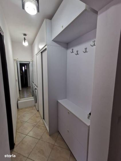 Apartament cu 3 camere decomandat în Obor
