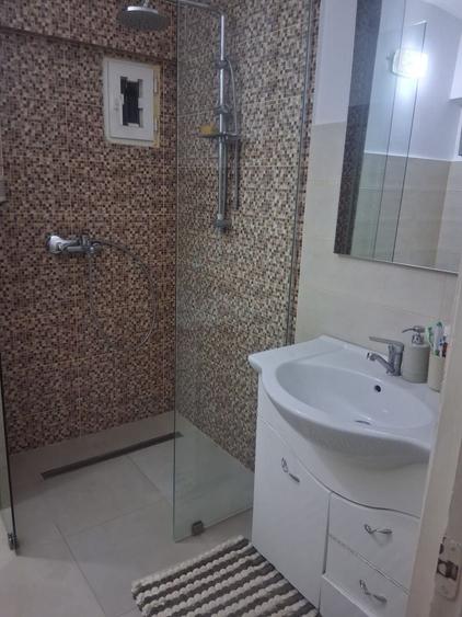 Apartament cu 4 camere decomandat în Independenței