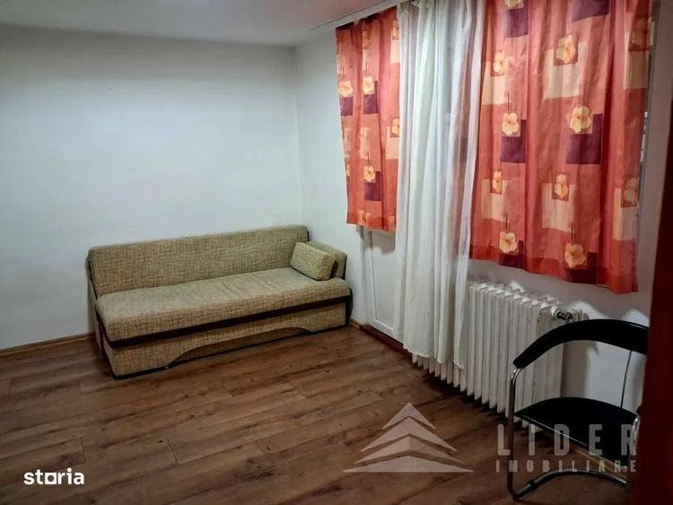 Garsonieră decomandată în Est