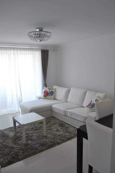 Apartament cu 3 camere semidecomandat în Central