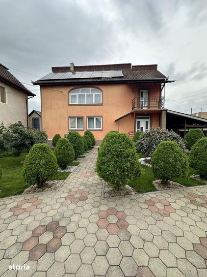 Casă cu Teren 1200 Mp în Central