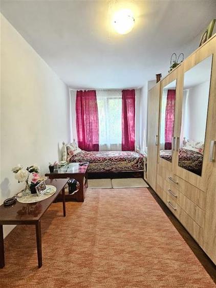 Apartament cu 3 camere decomandat în Tudorul Vechi