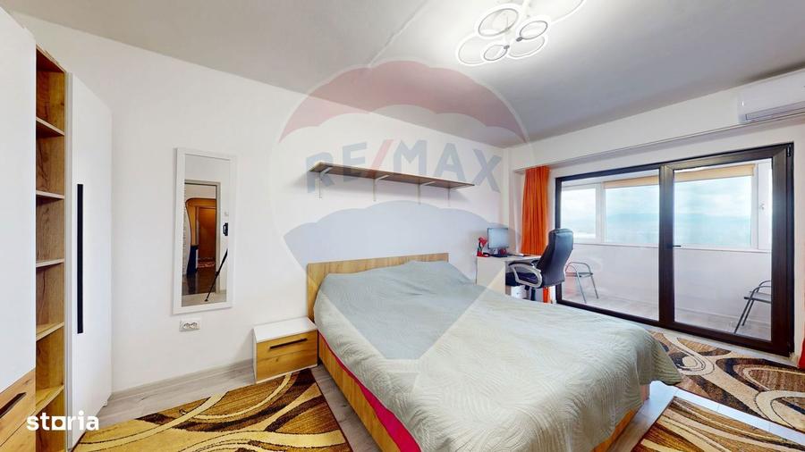 Apartament cu 3 camere decomandat în Triaj