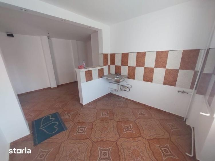 Apartament cu 2 camere decomandat în Micro 12