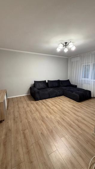 Apartament cu 3 camere decomandat în Nerva Traian