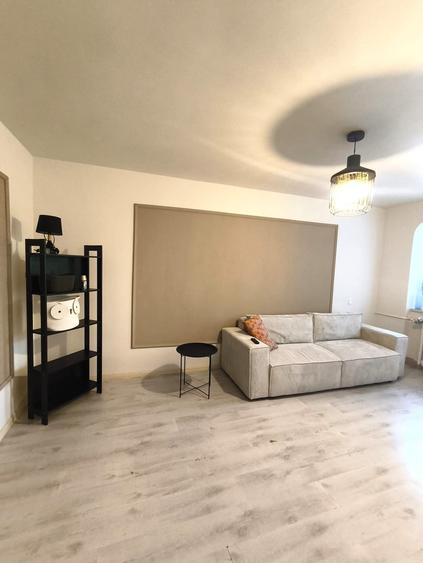 Apartament cu 3 camere decomandat în Tineretului
