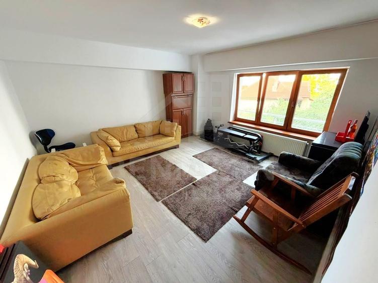 Apartament cu 3 camere decomandat, mobilat în Centrul Civic