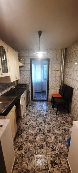 Apartament cu 3 camere decomandat în Popoveni