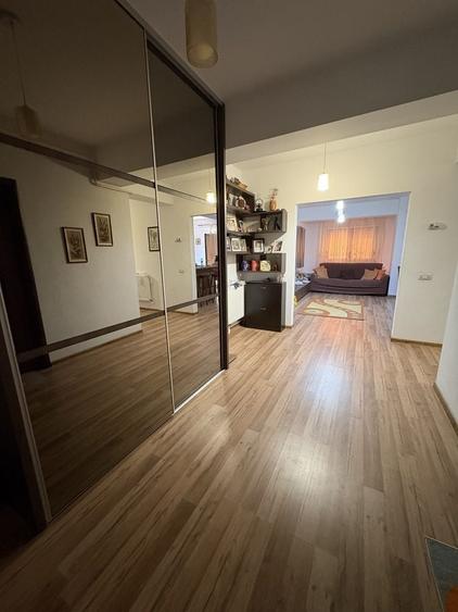 Apartament cu 3 camere decomandat în Lenin Sud
