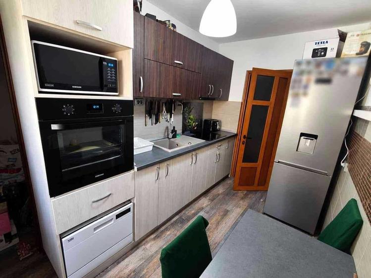Apartament cu 4 camere decomandat în Dorobanți 1
