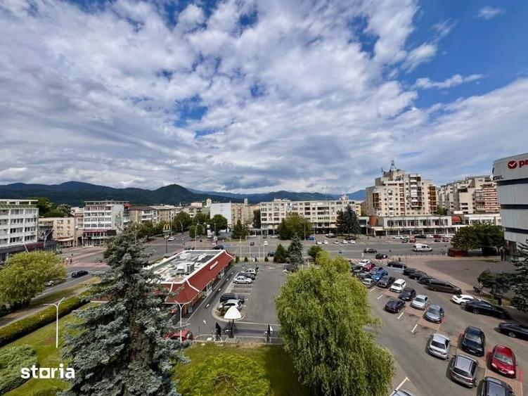 Apartament cu 2 camere semidecomandat în Traian