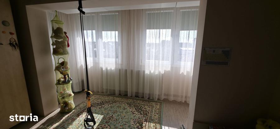 Apartament cu 2 camere decomandat în Est