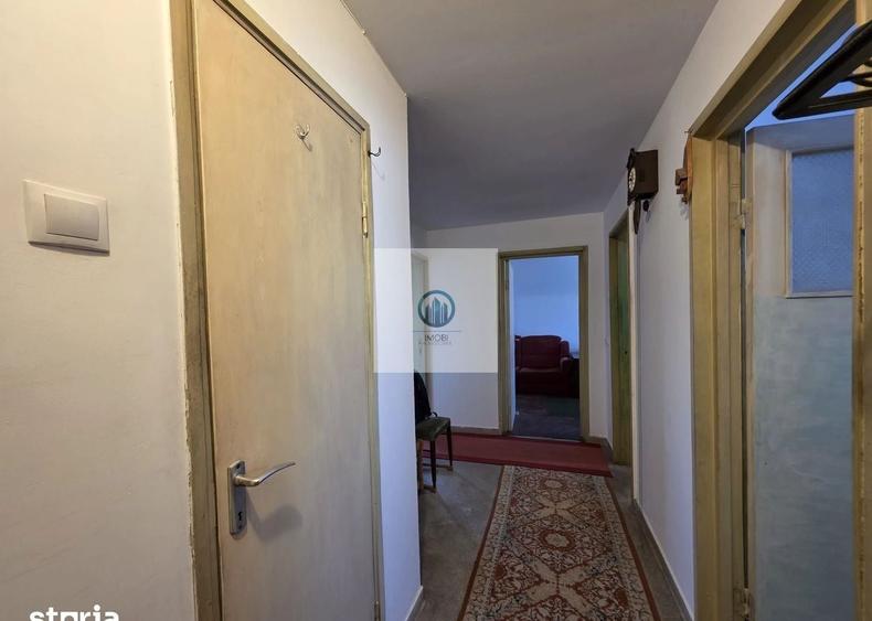 Apartament 2 camere decomandat situat Deva, strada Maraști etaj 4 - 8