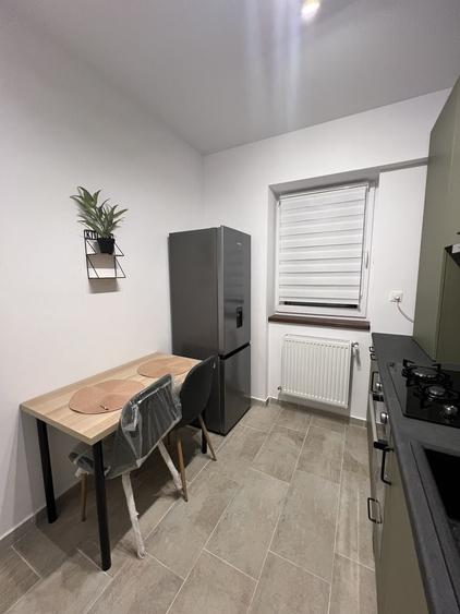 Apartament cu 2 camere decomandat în Uverturii