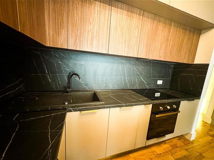 Apartament cu 3 camere semidecomandat, mobilat în Floreasca