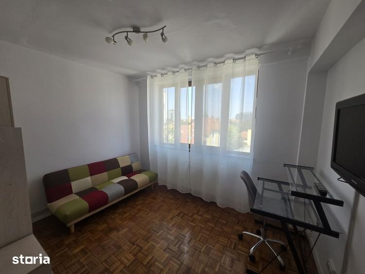 Apartament cu 3 camere semidecomandat în Ultracentral