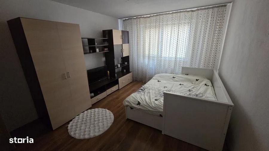 Apartament cu 2 camere semidecomandat în Gorjului