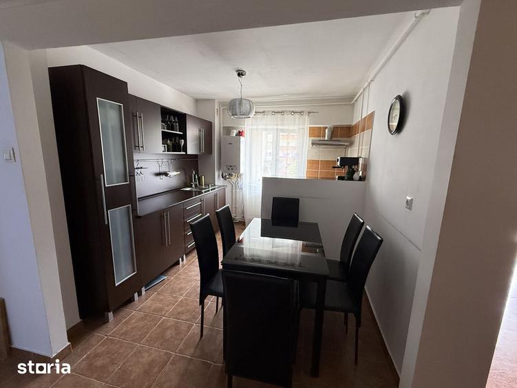 Apartament cu 3 camere în Uric