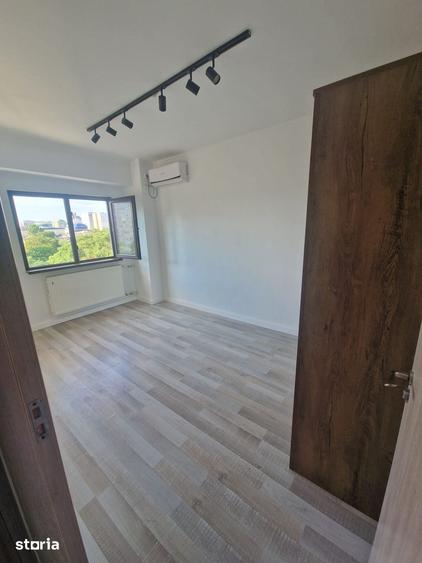 Apartament cu 3 camere decomandat în Tineretului