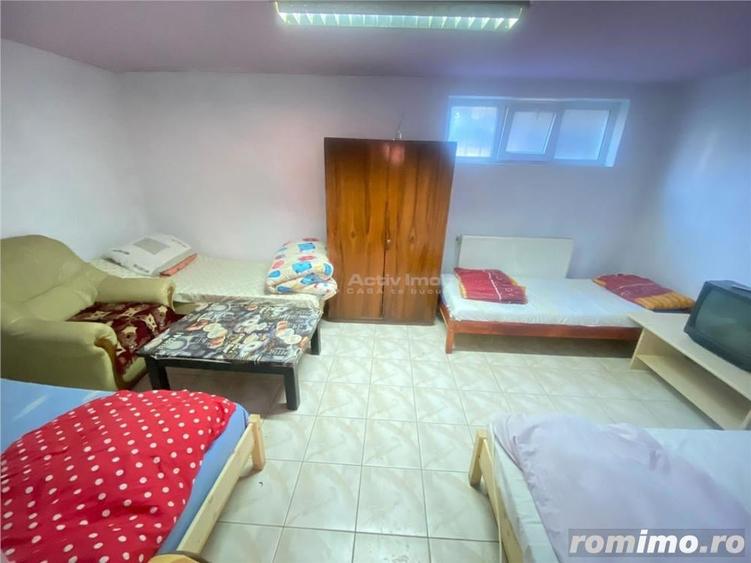 Casă cu 10 camere cu Teren 300 Mp în Vulcan