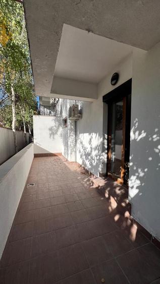 Apartament cu 4 camere decomandat, mobilat în Sisești