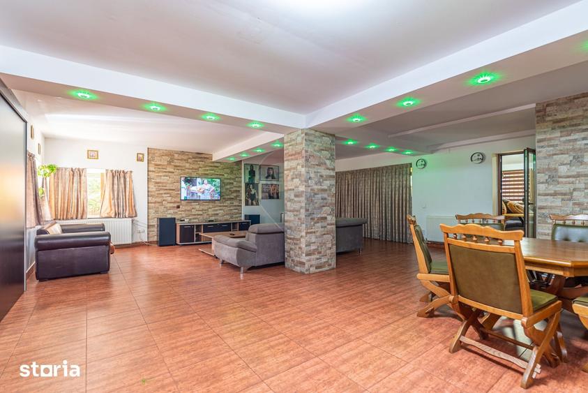 Casă cu 6 camere cu Teren 500 Mp în Central