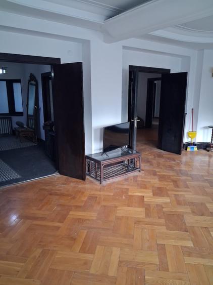 Apartament cu 5 camere circular în Dorobanți