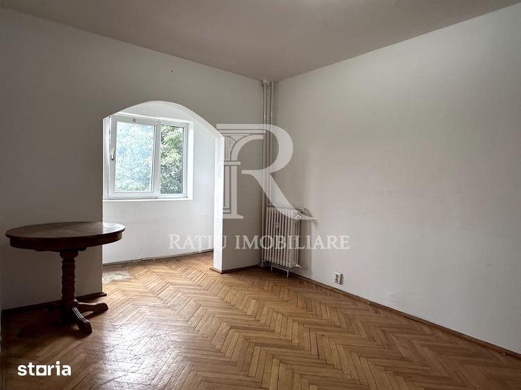 Apartament cu 3 camere decomandat în Cantemir